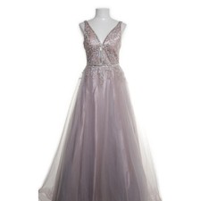 Luxuar Limited, Abendkleid
