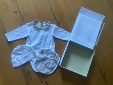 Burberry Baby Strampler Body New Born Erstlingsset 6M Mütze Lätzchen Tuch