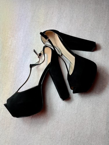 Schwarze wildleder high heels - schwarze,