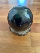 Schungit Kugel poliert mit Untersetzer Durchmesser 10 cm