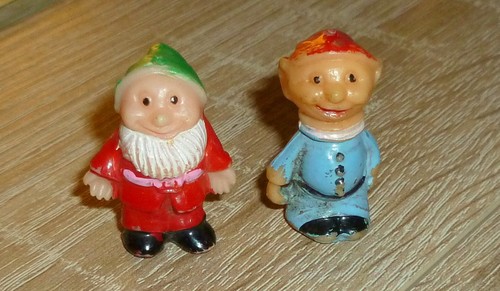 Alte eier figur 2x - ,
