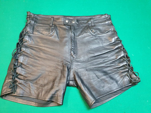 Lederhose kurz mit schnürung - kurz,
