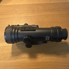 Dedal NV D 546 Restlichtverstärker mit IR-Aufheller inkl 8x CR 123A Batterien 