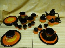 Geschirr aus den 70er,Teller Tassen, Salz& Pfeffer,Kanne, Mich& Zucker, Eierbech