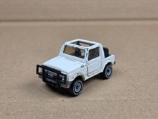 Siku 1072 Suzuki SJ 413 weiß ohne Verdeck mit Kuhfänger und Anhöngerkupplung alt