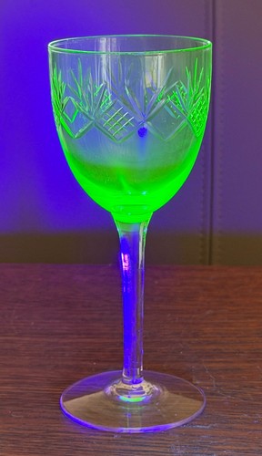 Uranglas glas vintage - uranglas,