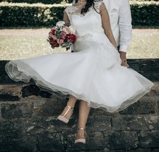 Modernes Hochzeitskleid -