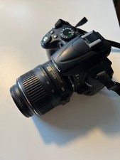 Nikon D D5000 12.3 MP SLR-Digitalkamera - Schwarz (Kit m/ AF-S DX 18-55mm...
