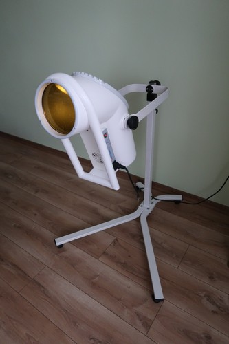 Lampa bioptron statywem - lampa, ze