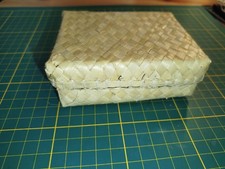 Korbbox mit Deckel als Minibüro