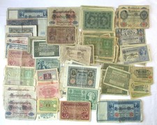 Sammlung mit 100 Banknoten