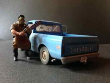 Chevrolet C10 Chevy C-10 The Texas Chainsaw Massacre + Leatherface Figur 1:18