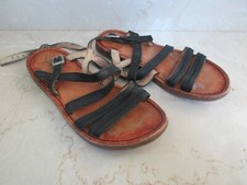 pom pom Mädchen Riemen Sandale Gr. 333 leder schwarz Metallschnallenverschluß