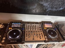 2x Pionner CDJ 2000 Nexus 2 NSX 2 + Case Thon