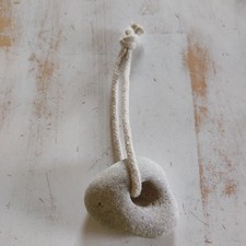 Hühnergott - Kleiner Stein mit Loch - Glücksstein - Deko - Aquarium - Terrarium 