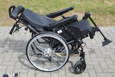 Invacare Rea Clematis Pro Pflegerollstuhl / Multifunktionsrollstuhl SB:38cm