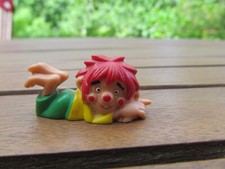 liegender Pumuckl-  aus Ü-Ei  Konvolut alter Figuren  100%