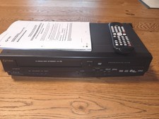 Funai DVD Player/ VHS Rekorder + Fernbedienung  Model D8A-A4110DB 