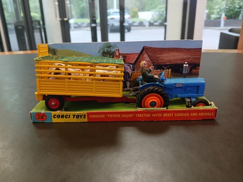 Corgi geschenkset fordson - 33,