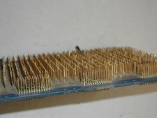 alte Platine mit vergoldeten Steckkontakten