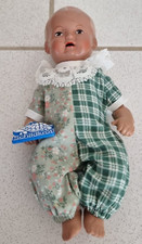 Schildkröt-Puppe ca. 16 cm im liebevoll gestalteten Strampelanzug mit Anhänger