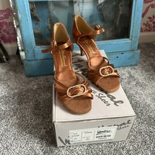 Internationale Tanzschuhe