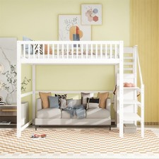 Hochbett Massivholz Kinderbett Doppelbett 140x200cm mit Treppe und Kleiderstange