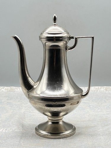Antike kaffeekanne aus metall - aus,