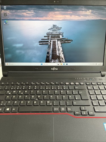Fujitsu lifebook e557 7th - fujitsu, i5