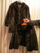Nerz Jacken 2 Stück 1 Saga Nerz Jacke Theaterjacke 1 Nerz Jacke  Braun  Schwarz