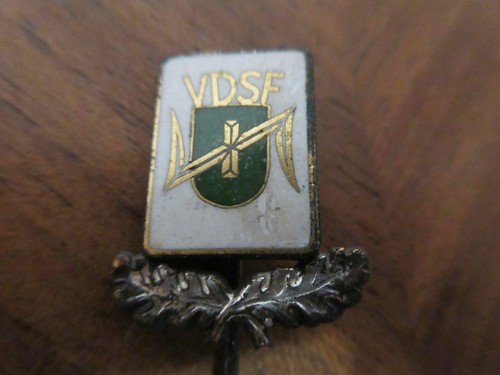 Alte anstecknadel verband - alte,