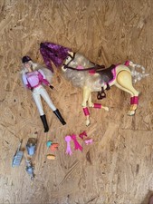 Barbie Reitstall mit Pferd