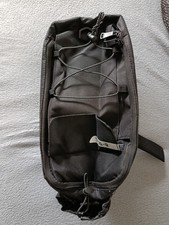 Schwarze Fahrrad Gepäckträger Tasche. Mit Isofach. Kühlung. Neu. Maße 14x44.
