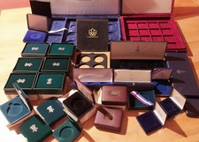 Konvolut 27 Münzen-Boxen Etui