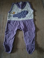 Strampler, Gr. 50/56, lila