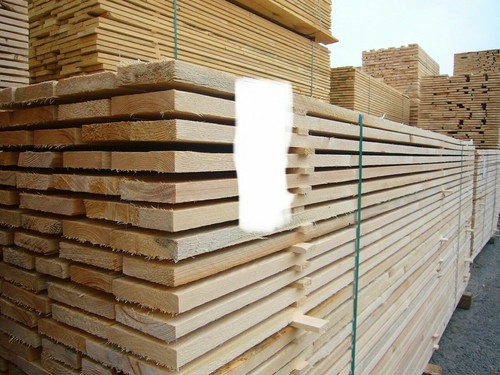 Bauholz balken bretter - bauholz,
