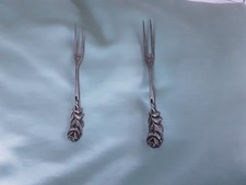 2 Vorlegegabeln 13 und 14 cm