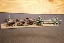 Pferdegespann DR  1939-45  - Bespanntes Geschütz ( Gusseisen ) , im Marsch