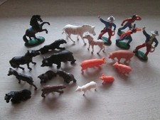 Diverse Hartgummi Spielfiguren kleines Konvolut