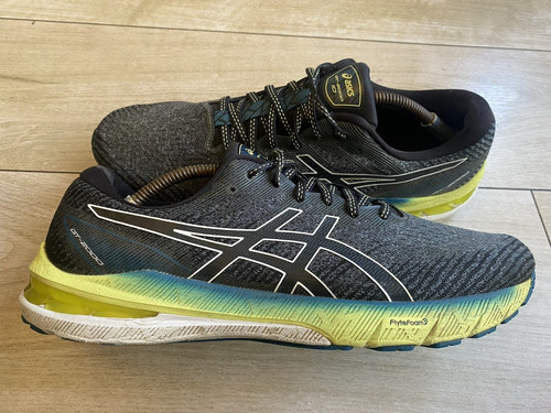 Schwarzgraue asics 2000 - asics, gt-2000