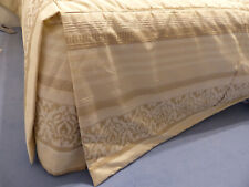 Bettüberwurf, Tagesdecke in cremeweiß beige, für Queensize Bett 140 cm.