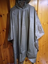 Poncho oliv Nässeschutz Cape Regenumhang Regenschutz Regenponcho grün
