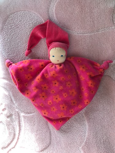 Waldorfpuppe mit zipfelmütze - waldorfpuppe,