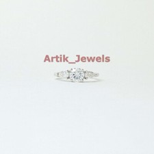 Runder Moissanit Mit 14K Weiß