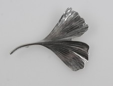 Hübsche alte Brosche aus