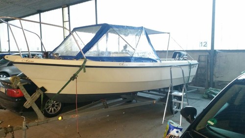 Sportboot mit motor und - sportboot,
