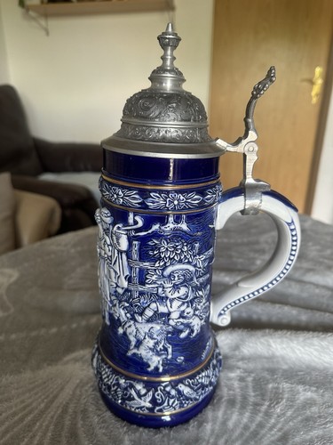 Bierkrug mit zinndeckel - bierkrug,