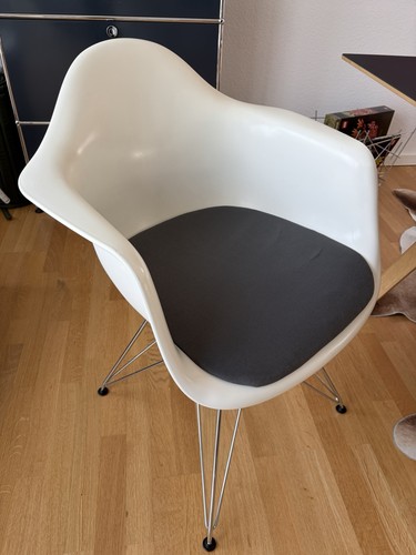 Vitra eames plastic - eames,
