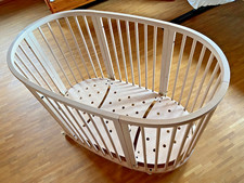 Stokke Sleepi Mini + Bett V2 mit zwei Matratzen und viel Zubehör