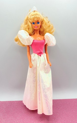 First barbie prettiest - ,